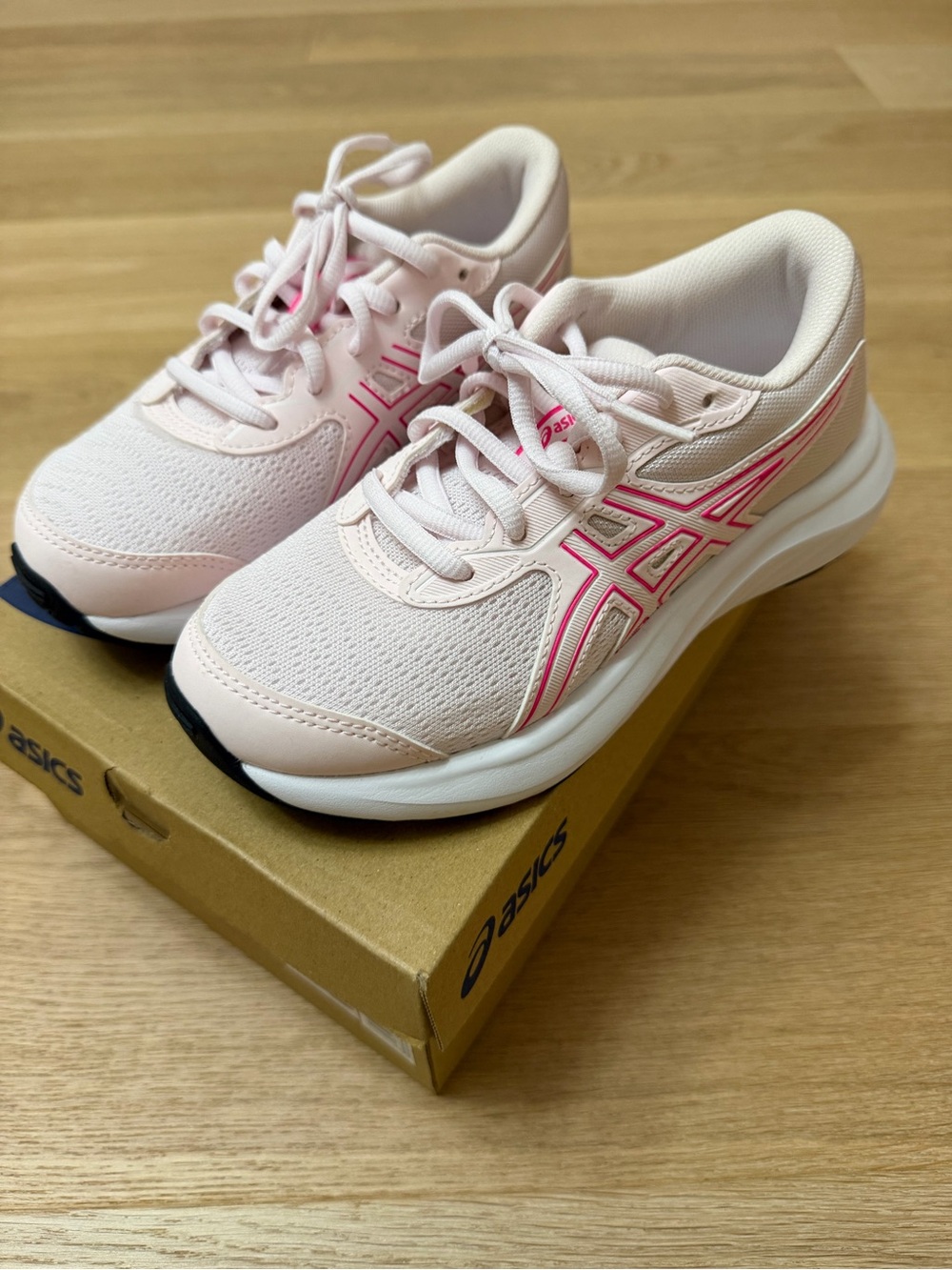 NWT ASICS Kids White Pink Contend Sneakers Little Kids Size 1